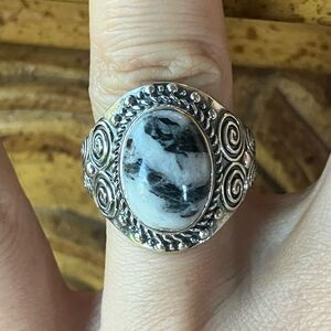 Genuine White Buffalo Sterling Silver Ring Size 7